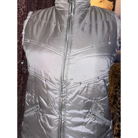 Kid’s Silver The Children’s Place Puffer Vest 👽 - Picture 5 of 13